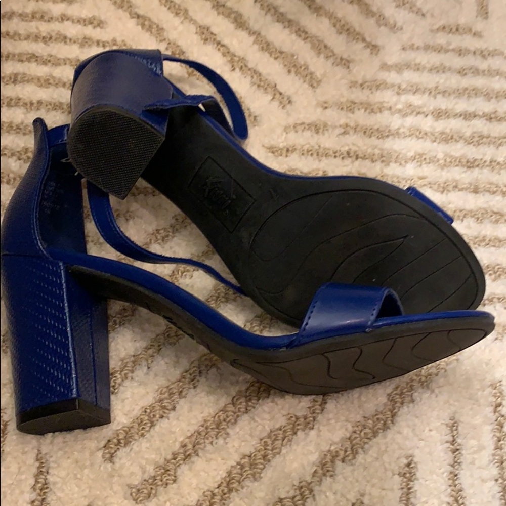 Blue 👠 heels - Picture 3 of 4